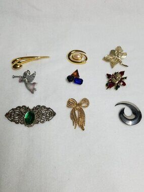 Vintage Brooch Pins Lot of 9 Gold Tone Silver Tone Rhinestone Pearl Floral Bow